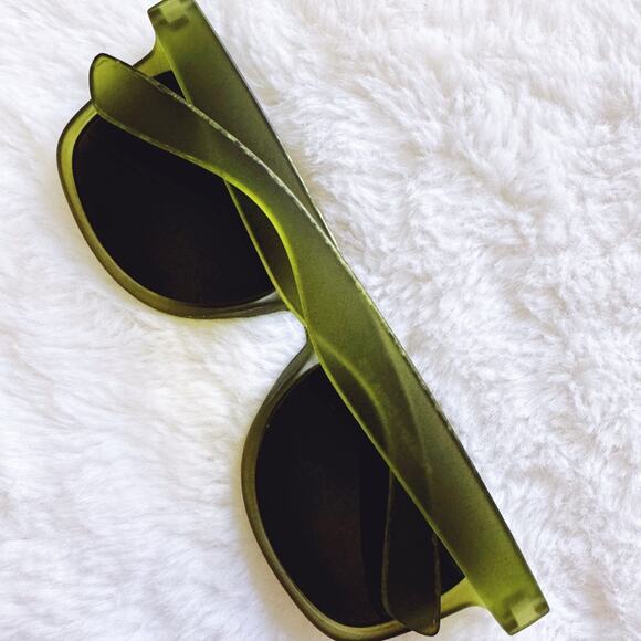 Lola Green Polycarbonate Sunglasses - Picture 11 of 12